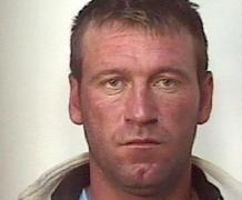 Închisoare pe viaţă pentru un român care a omorât un italian ca să-i violeze iubita