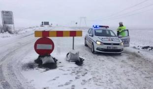 ATENŢIE, şoferi! Între Drajna și Fetești se circulă în coloană. Vezi LISTA DRUMURILOR BLOCATE