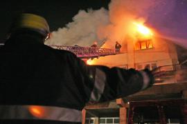 Incendiul la un hotel din Eforie Nord, turiştii aflaţi în incintă au fost evacuaţi (VIDEO)