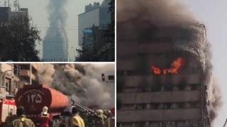 VIDEO ŞOCANT: Un turn cu 17 etaje, cuprins de FLĂCĂRI, s-a PRĂBUŞIT în centrul Teheranului! 30 de pompieri au murit