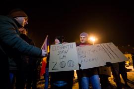 Viitoare proteste împotriva proiectelor graţierii şi a Codului Penal, anunţate pe Facebook