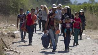 Sute de cazuri în care refugiaţii dintr-un oraş german au fraudat sistemul de ajutoare sociale. La ce metode de înşelătorie apelau cei ce solicitau protecţie