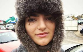 Durere fără margini. Gianina Spunache, tânăra din Vaslui lovită FATAL, în cap, de indicatorul doborât de șoferul începător, a pierdut lupta cu moartea