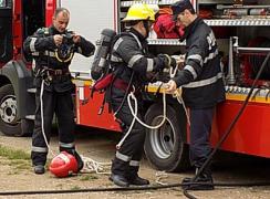 INCENDIU la un centru de plasament din Tulcea: 40 de persoane au fost evacuate