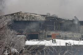 Peste 100 de apeluri la linia telefonică specială pentru prietenii şi rudele victimelor din incendiul de la clubul Bamboo