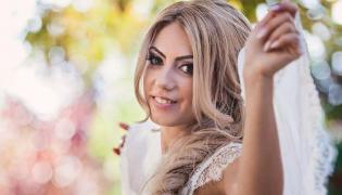 Mobilizare impresionantă a românilor pentru salvarea Roxanei, o tânără mămică din Vrancea care s-a sacrificat pentru fetiţa ei