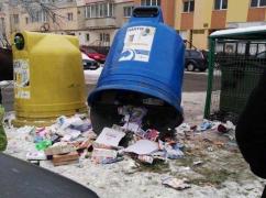 Caz șocant la Baia Mare. Un bebeluș a fost găsit mort, înfăşurat într-o pungă, aruncat la tomberon