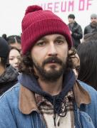 Artistul Shia LaBeouf, arestat pentru că a agresat un bărbat