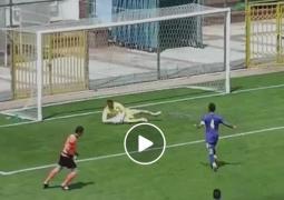 VIDEO Acesta ar putea fi cel mai prostesc autogol din toate timpurile