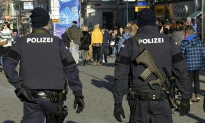 ARESTĂRI în masă, în Austria! 14 SUSPECŢI de legături cu gruparea TERORISTĂ Stat Islamic au fost reţinuţi