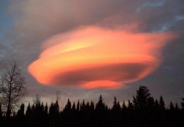 APARIȚIE MISTERIOASĂ pe cerul Suediei! Mai mulți schiori au filmat momentul SPECTACULOS și au postat imaginile pe Facebook (VIDEO)