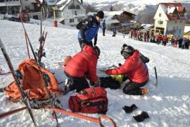 49 de persoane s-au accidentat pe pârtiile din Poiana Braşov, Predeal şi Bran, în primele două zile ale anului. Zece, cu fracturi la spital