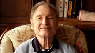 CRUZIME FĂRĂ MARGINI: Un bărbat care suferă de demenţă a fost ABANDONAT în stradă de soţie şi copil