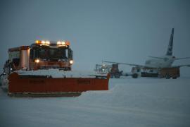 Zboruri anulate pe rutele interne, din cauza condiţiilor meteo nefavorabile