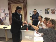 Liderul regional catalan Carles Puigdemont acuză autorităţile spaniole că fac uz de forţă în mod nejustificat!
