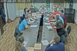 ÎNREGISTRARE HALUCINANTĂ. Un consilier local din Sibiu vrea să INTERZICĂ POLIŢIA în comună! "Voi sunteţi în slujba noastră, bă! Eu vreau să nu mai vină ăştia să dea amenzi la oameni!" (VIDEO)
