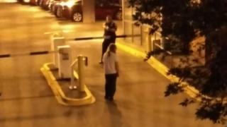 ATAC ŞOCANT într-un campus universitar! Un poliţist a fost EXECUTAT cu un glonţ în cap de un student. Ofiţerul a murit pe loc (VIDEO)