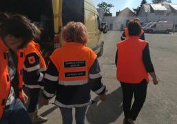 Ambulanța a ajuns la o casă din Bihor unde locuiau 9 copii, asistenta era să facă infarct la vederea lor. Ce a făcut femeia pe urmă i-a lăsat muți pe localnici