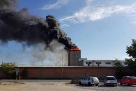 Incendiu VIOLENT la o brutărie din Oradea. Un bărbat a ajuns la spital cu arusuri pe faţă (VIDEO)