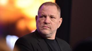 Curg acuzaţii GRAVE la adresa cunoscutului producător, Harvey Weinstein. TREI femei susţin că au fost VIOLATE de el!