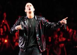 Eminem, atac dur la adresa lui Donald Trump într-un nou videoclip: 'Acest tataie rasist de 94 de ani'