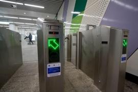 Metrorex introduce la metrou cartela cu o călătorie, abonamentul anual şi cartelele de grup