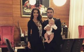 Adrian Mutu şi Sandra au astăzi nunta, dar şi botezul fiului Tiago Adrian