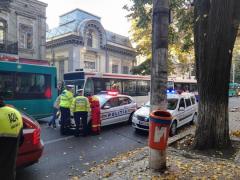 Tragedie în Galaţi! O tânără de 20 de ani a murit după ce a coborât dintr-un autobuz şi a fost spulberată de o maşină!