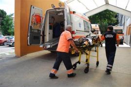 Statistică BIZARĂ la Botoșani. Mai mulţi botoşăneni au ajuns la spital după ce s-au tăiat cu flexul. Ultimul era băut și aproape a rămas olog