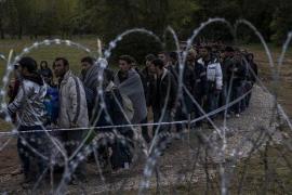 Români condamnaţi în Germania, unde au adus ilegal peste 220 de solicilitanţi de azil din Ungaria