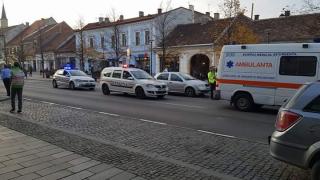 SPULBERAT de Ambulanță, după ce a furat CUTIA MILEI de la o biserică din zonă. Traversa strada în fugă, cu prada la subraț