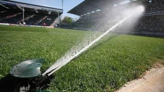 Fotbalist italian suspendat pentru că ar fi urinat pe teren, către fanii echipei adverse