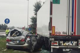 TRAGEDIE ÎN ITALIA! Familie de români, SPULBERATĂ într-un cumplit accident. Maya, o fetiţă de doar 3 anişori, A MURIT PE LOC, mama ei este ÎN COMĂ
