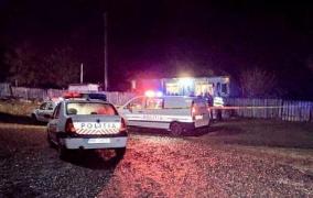 Crimă înfiorătoare în Botoşani. Fetiţă de 5 ani, găsită într-o baltă de sânge în casa părintească. Tatăl ei a fost săltat de poliţişti