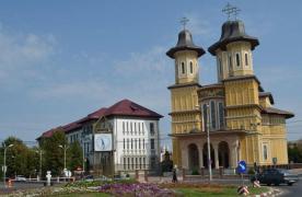 Catedrala Arhipiscopală din Buzău, călcată de hoţi. Au luat banii din Cutia Milei şi mai multe obiecte de cult