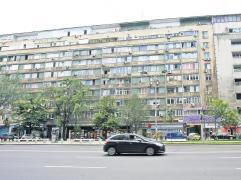 Pentru că suferea de o boală incurabilă, o brăileancă depresivă s-a aruncat în gol, de la etajul 3. Tragedia a fost observată târziu, de o vecină