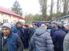 Sute de angajaţi ai societăţii de termoficare din Galaţi, protestează pentru că nu îşi mai primesc salariile!