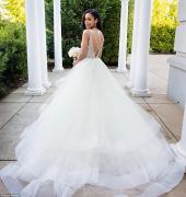 Povestea tinerei care a devenit PRINŢESĂ după o noapte petrecută într-un club!