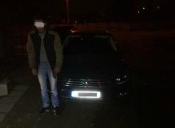 Aveți mașina la reparat? Un angajat al unui service a furat un autoturism ca să-și plimbe prietenii noaptea, prin oraș, fără permis. Justificarea tânărului, cel puțin hilară