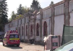 ACCIDENT dramatic pe un șantier din Breaza! Doi muncitori au CĂZUT de pe schelă, de la șase metri. Unul a murit, iar celălalt are multiple traumatisme