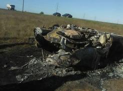 Carnagiu la Cuza Vodă! Doi tineri morţi şi alţi doi în comă după ce o maşină a luat foc în urma unui accident!