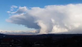 Îţi taie răsuflarea! Fenomen meteorologic SPECTACULOS, surprins în România. Apariţiile BIZARE au fost filmate în mai multe zone din ţară (VIDEO)