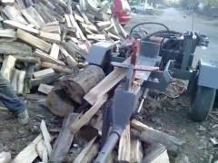 Accident CUMPLIT, în curtea casei. Medicii s-au îngrozit când l-au găsit pe bărbat: "I-a rupt coloana în mai multe locuri"