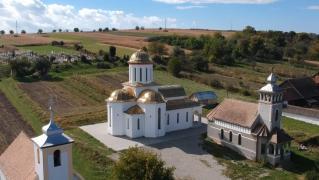 Noile reguli de înmormântare bagă în sperieţi sătenii dintr-o localitate sibiană! "Tradiţia spune să-ţi ţii mortul în casă! Măcar dacă s-ar face o ..." (VIDEO)