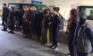 Migranţii îşi încearcă norocul şi pe uscat, la Constanţa. Zeci de irakieni prinşi după ce au intrat ilegal în România
