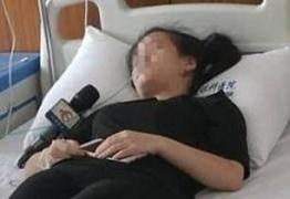 O tânără de 21 de ani a orbit la un ochi după ce s-a jucat non-stop la telefonul mobil