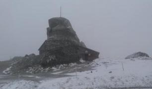 Salvamontiştii l-au găsit mort, acoperit cu zăpadă, pe turistul rănit în Bucegi. Persoanele care au sunat la 112 l-au abandonat pe munte