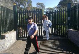 Un adolescent român de 15 ani ŞI-A EXECUTAT tatăl vitreg, în Sicilia! Glonţul aproape l-a decapitat pe soţul mamei sale