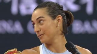 Caroline Garcia către Simona Halep: "Să nu fi tristă, vreau să te felicit pentru numărul 1 mondial. Îl meriți mai mult ca oricine" (VIDEO)