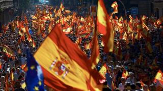 Aproape UN MILION de oameni au protestat la Barcelona împotriva INDEPENDENŢEI Cataluniei faţă de Spania
